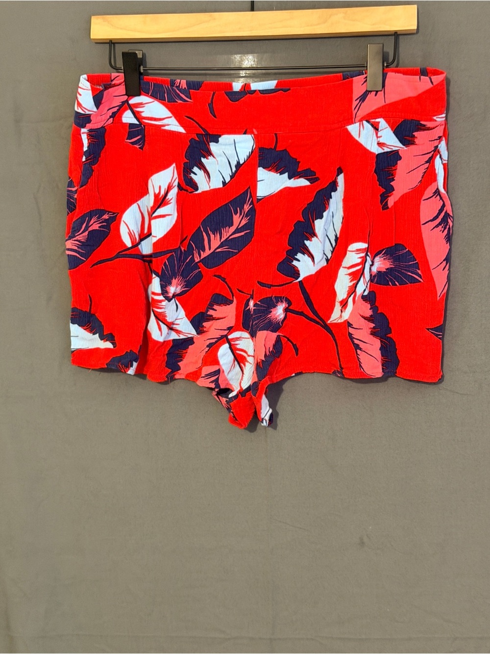 Express Red Tropical Leaf High-Waist Women’s Shorts